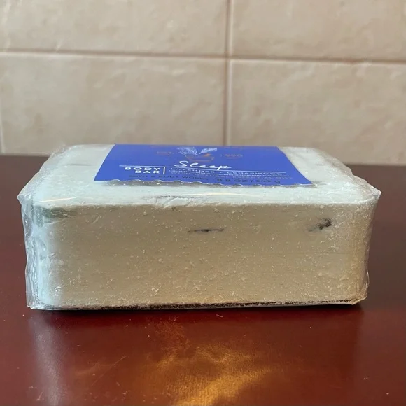 NEW BATH & BODY WORKS AROMATHERAPY LAVENDER & CEDARWOOD SLEEP BAR SOAP Oil 8.8oz - Picture 3 of 7